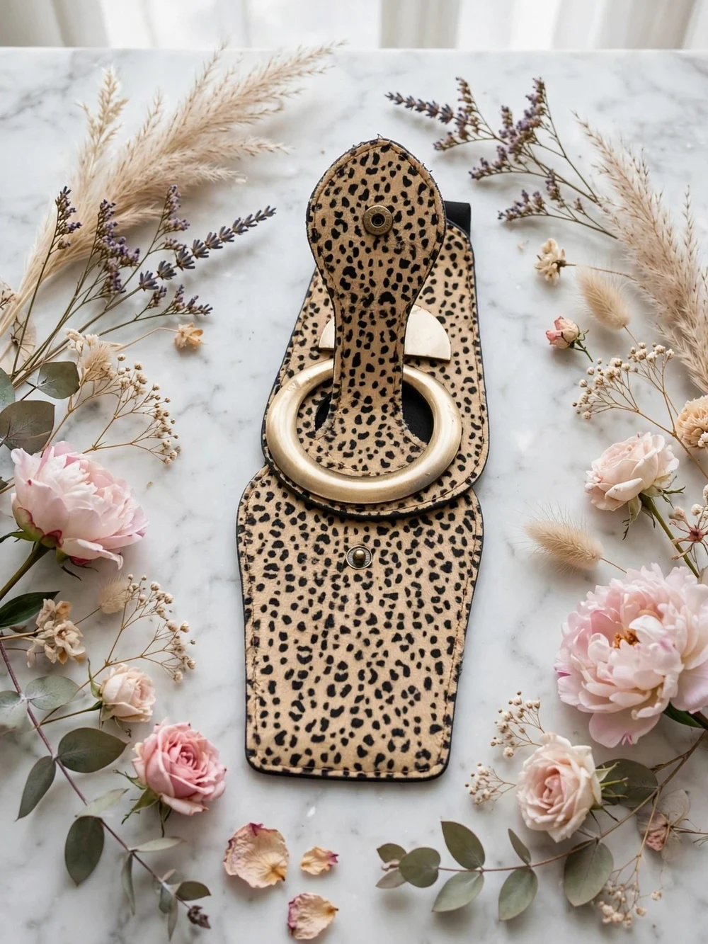 Women's vintage elastic belt with copper buckle